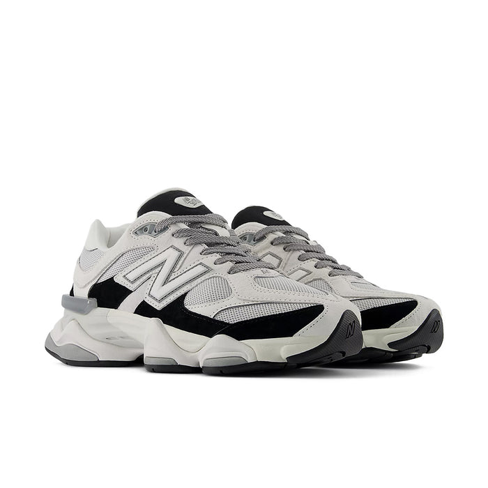 9060 v1 'Black Reflection'
