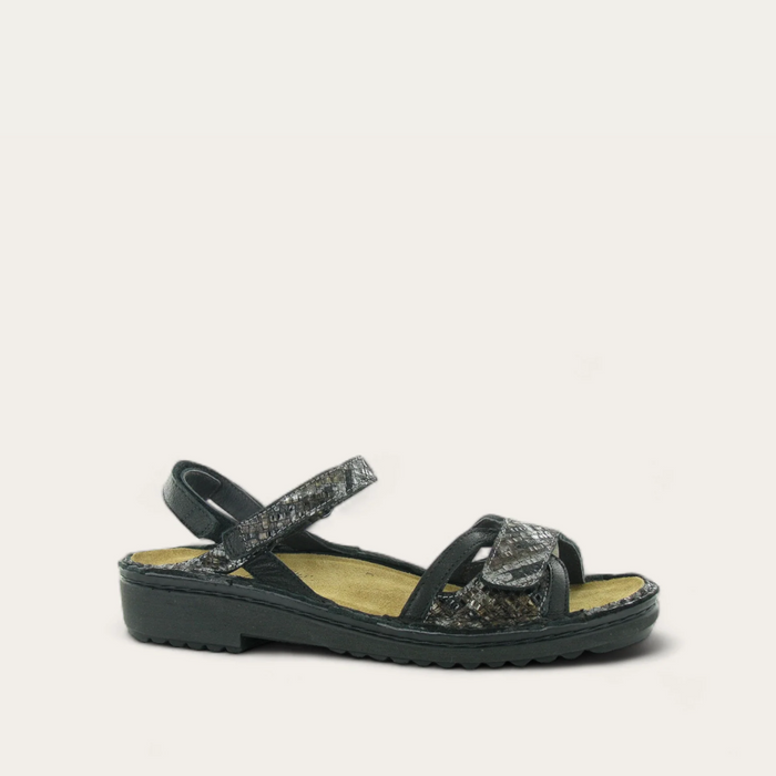 Aeres-_Mixed_Metallic_Lthr_Soft_Black_Lthr_c2c3f89b-ca09-4686-96df-50eb0fc81922