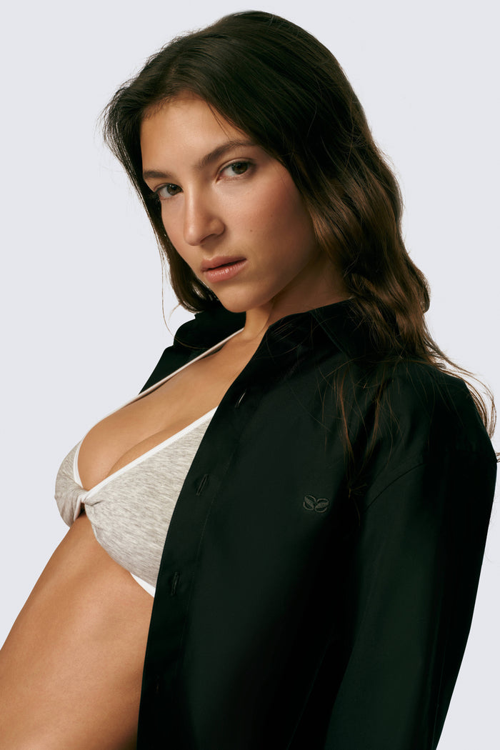 Mia is 5’8 and wears sizes 32D and XS