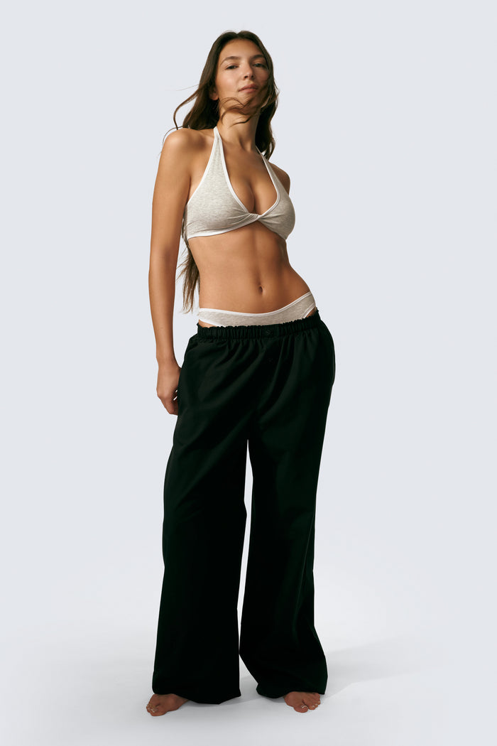 Mia is 5’8 and wears sizes 32D and XS
