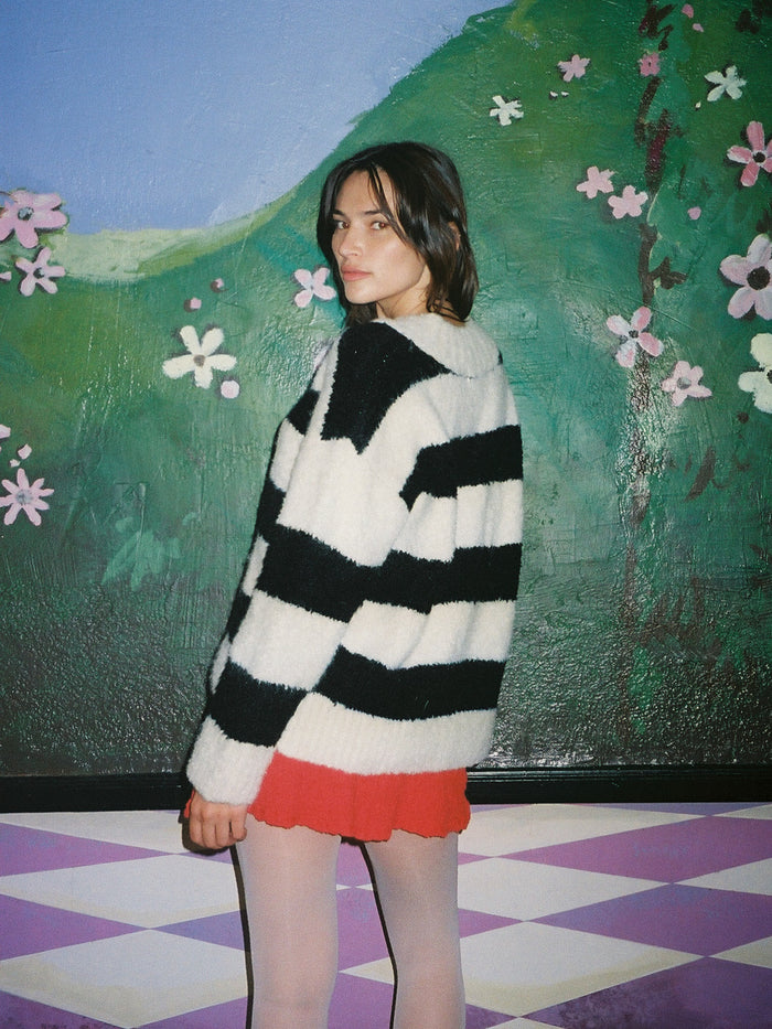 Lisa Says Gah - Coby V-Neck Sweater - Black/White Stripes -