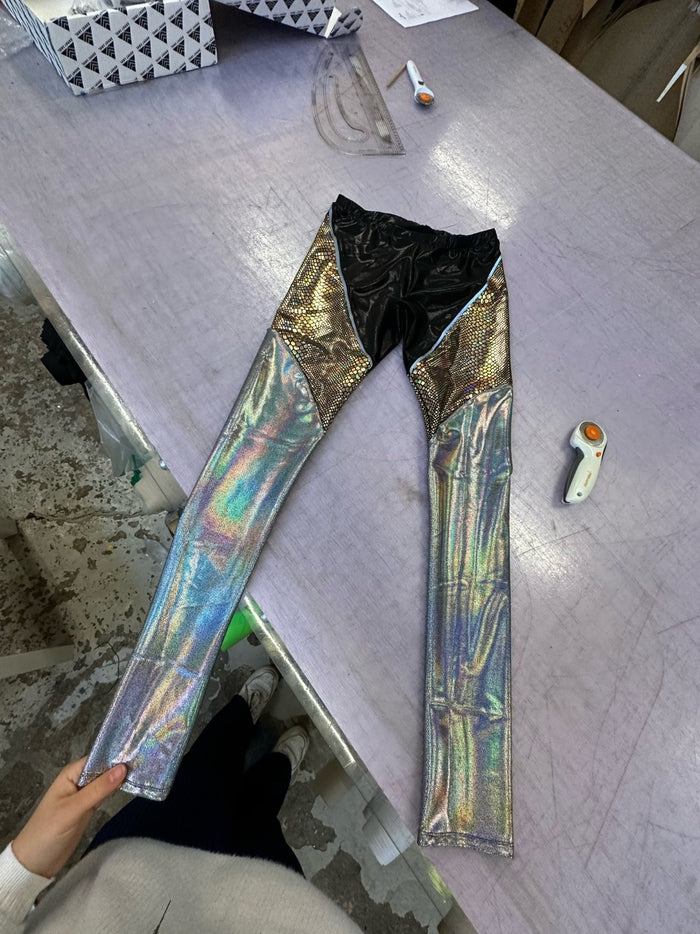silver metallic panelled mens leggings