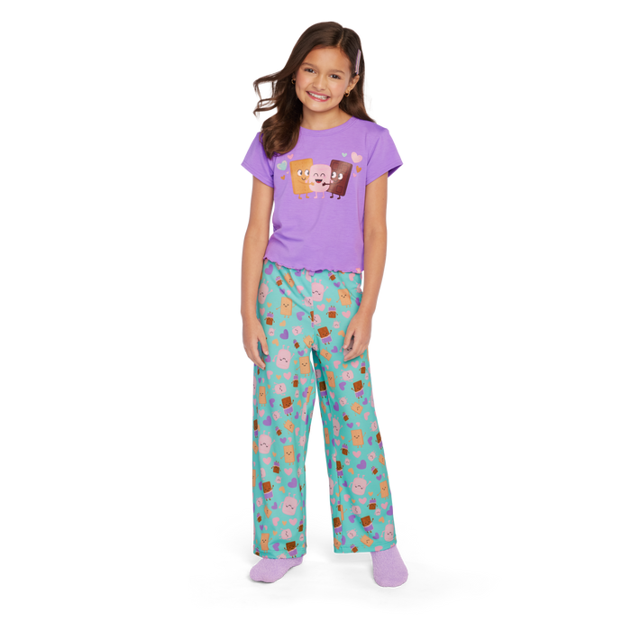 Daisy Davenport’s™ S’mores PJs Bundle for Girls & for 18-inch Dolls (Girl of the Year™ 2027)
