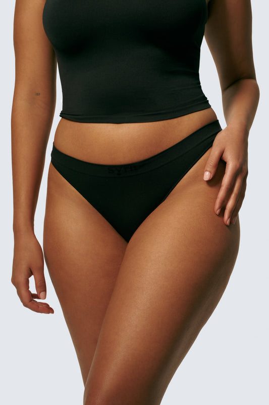 Shimma is 5’9 and wears sizes 36D and M