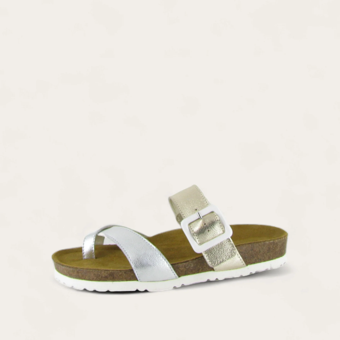 Fresno-_Soft_Silver_Lthr_Radiant_Gold_Lthr_c12bdf9a-0b8e-4913-b943-6833a9357afe