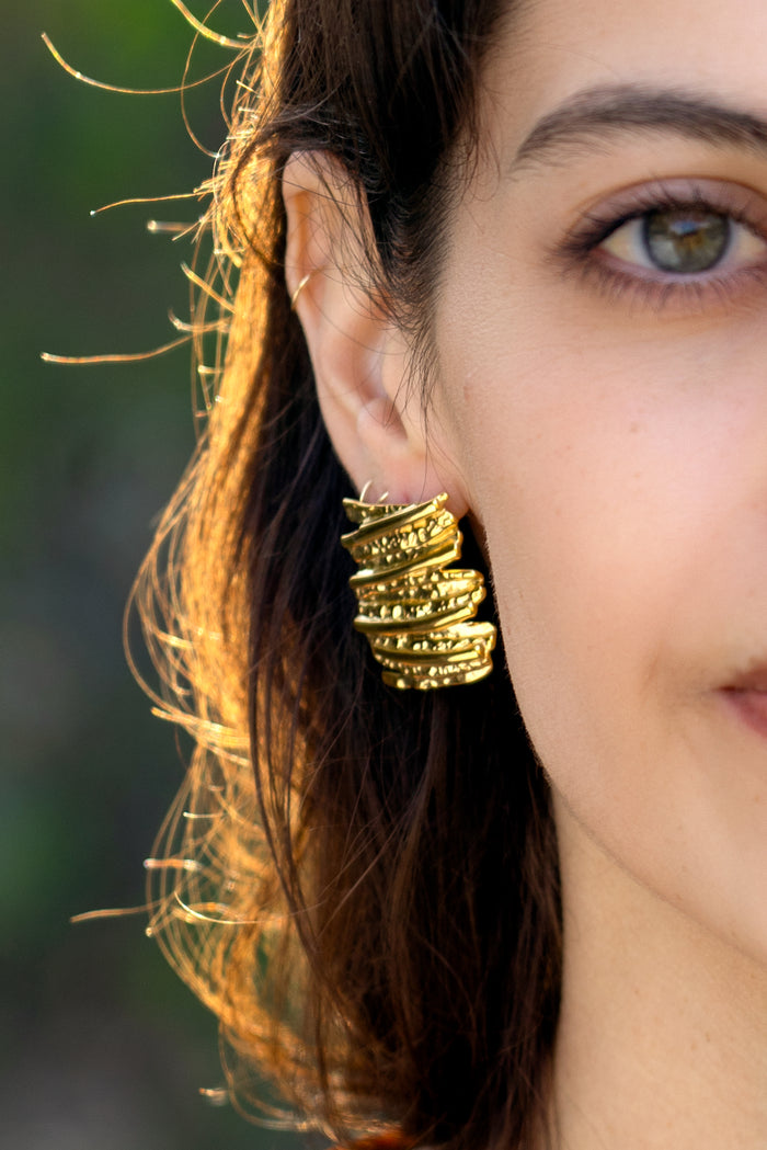Peter + June - Goldie Studs - Gold -