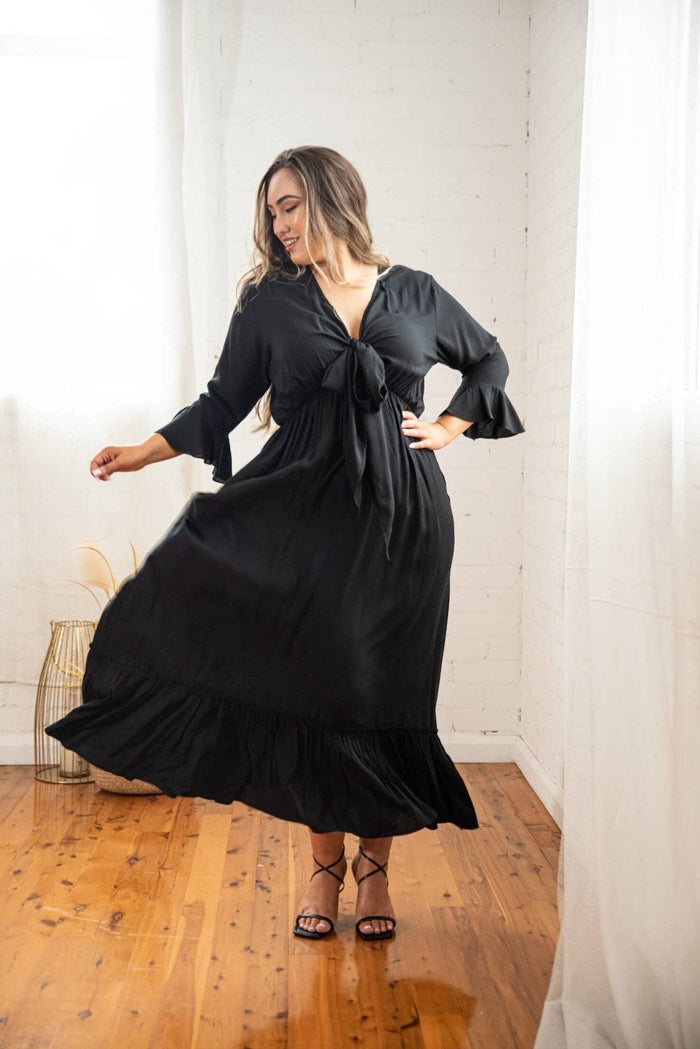 Nicole Maxi Dress in Black  | Plus Size Sustainable Fashion