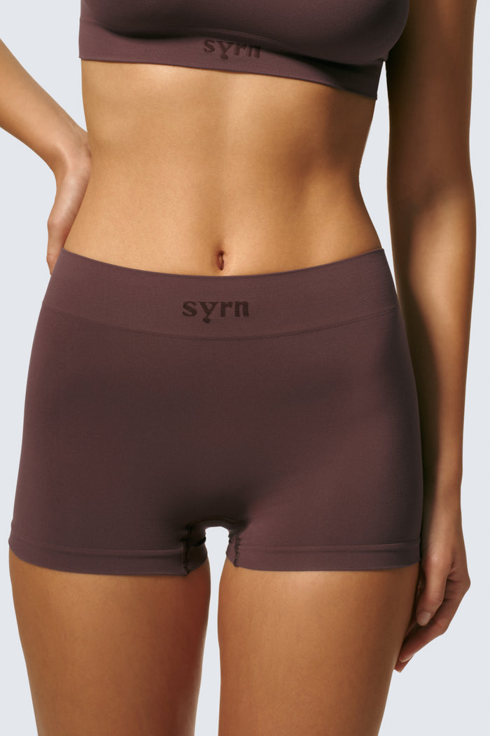 Freya is 5’8 and wears sizes 30DD and M on top and XS on the bottom