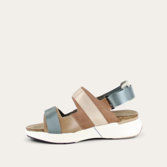 Odyssey_Arizona_Tan_Lthr_Latte_Brown_Lthr_Soft_Ivory_Lthr_2_15a98b41-ffb6-4651-9777-292a83ba4f5c