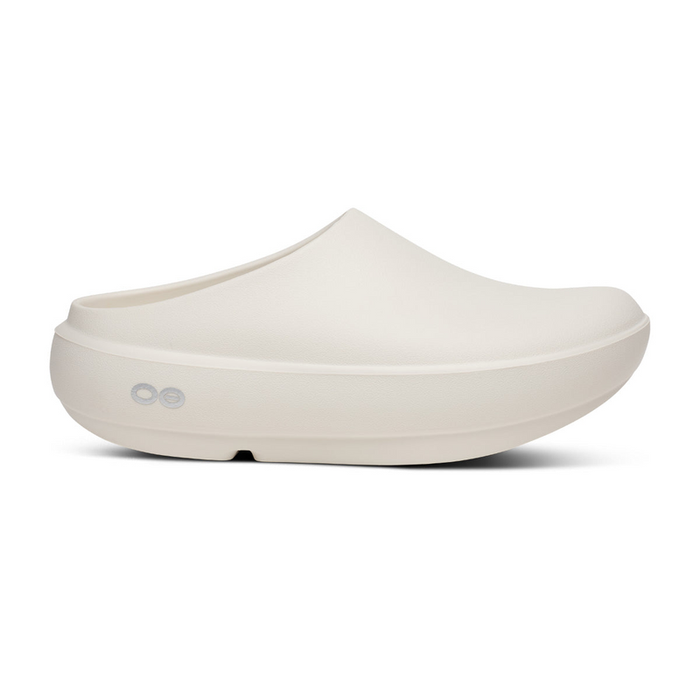 OOFOS Women's Cloog PLUS - Chalk