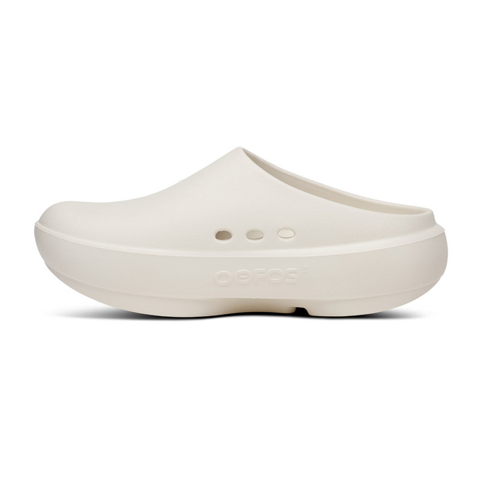 OOFOS Women's Cloog PLUS - Chalk
