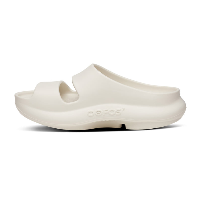 OOFOS Women's OOyea PLUS - Chalk