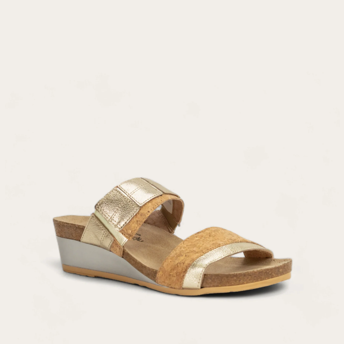 Royalty-_cork_gold_2_39685c33-c348-4a22-a361-757cfe8607b9
