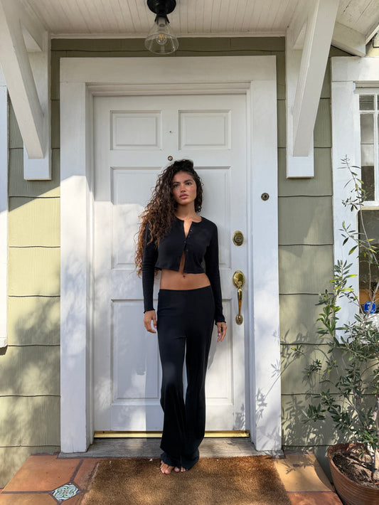 Keilani is 5'3 and 32C and wears XS