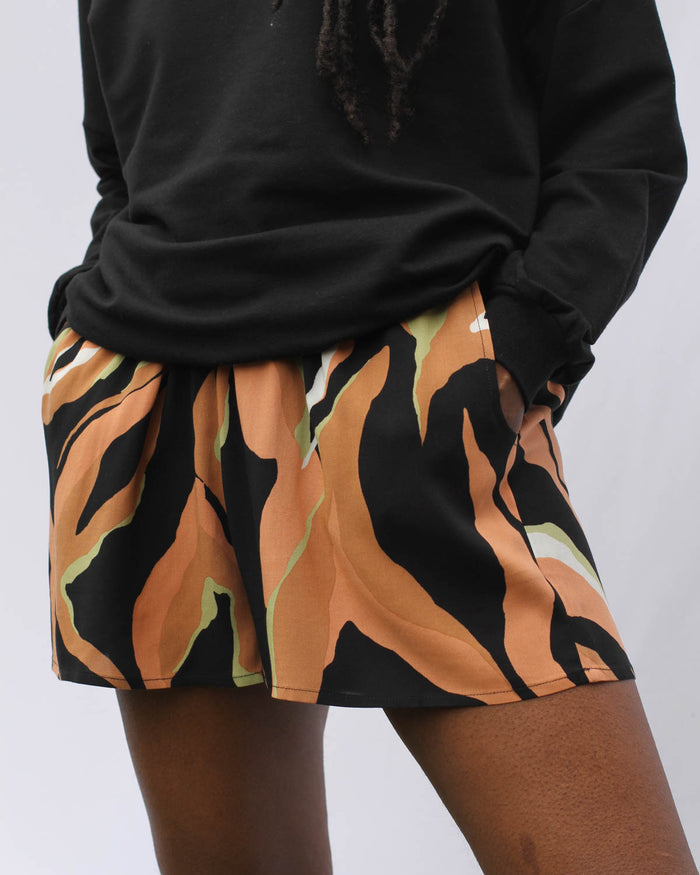 Tennie Shorts in Wavy Stripes
