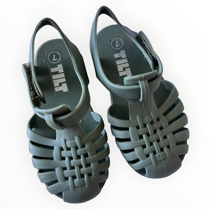 Tilt sandals size 7